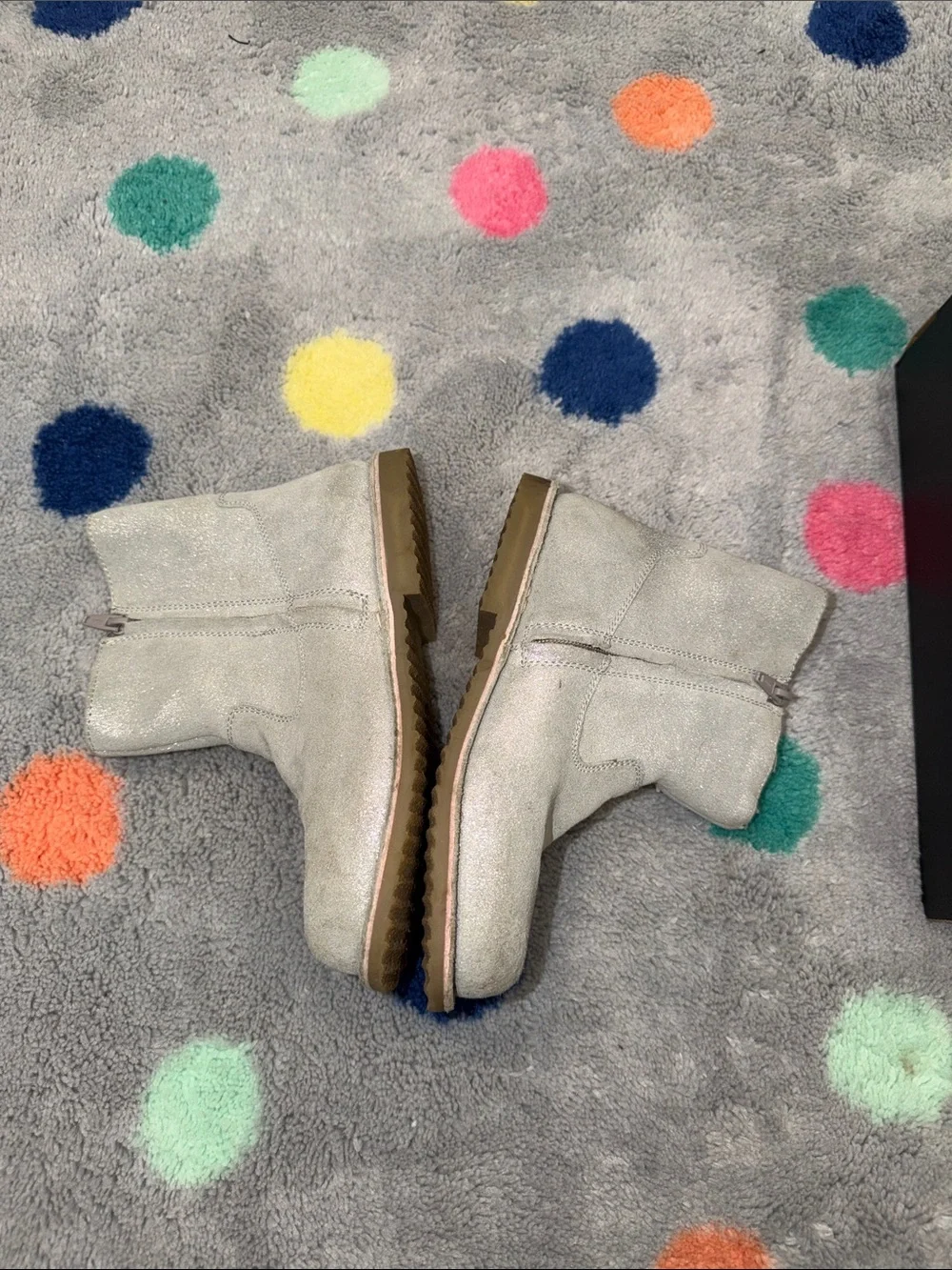 Mini Boden Silver Glitter Boots with Rainbow Star Accent Girls size 3 - EU34